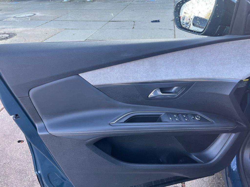 Peugeot 3008 GT NAVIGATION+180°RÜCKFAHRKAMERA+LADESCHALE