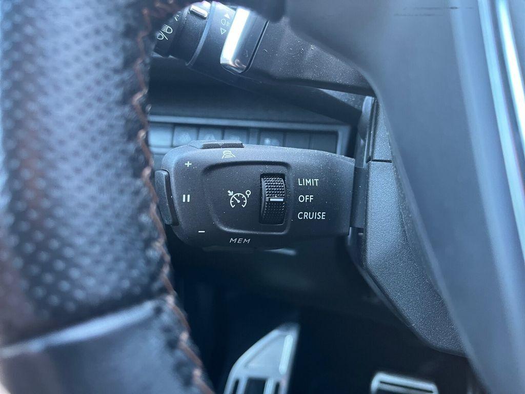 Peugeot 3008 GT NAVIGATION+180°RÜCKFAHRKAMERA+LADESCHALE