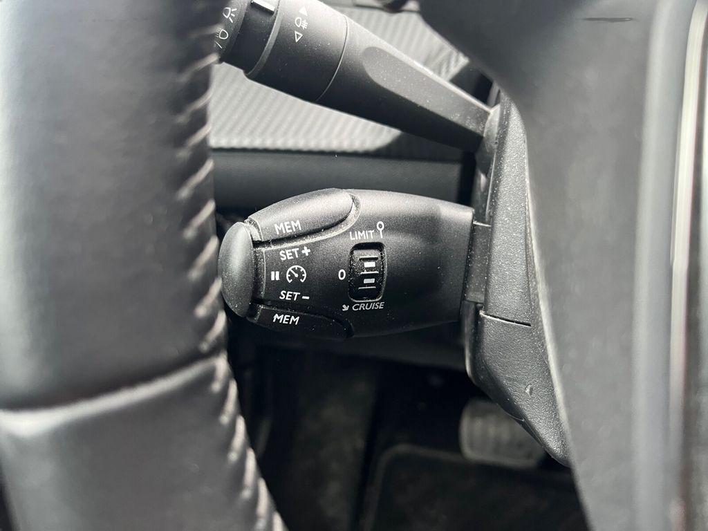 Peugeot 208 e- Active TEMPOMAT+KEYLESS-SYSTEM+LED-LICHTBC