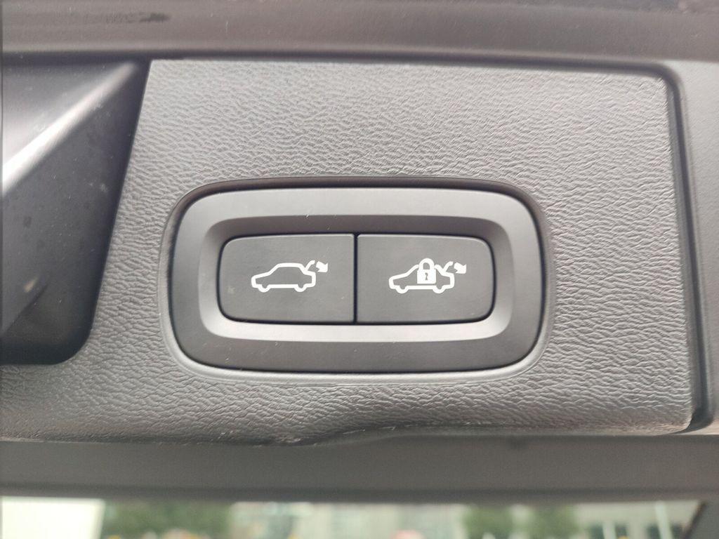 Volvo XC60 XC60 T6AWD Plus Dark ANHÄNGERKUPPLUNG+SCHIEBED.+