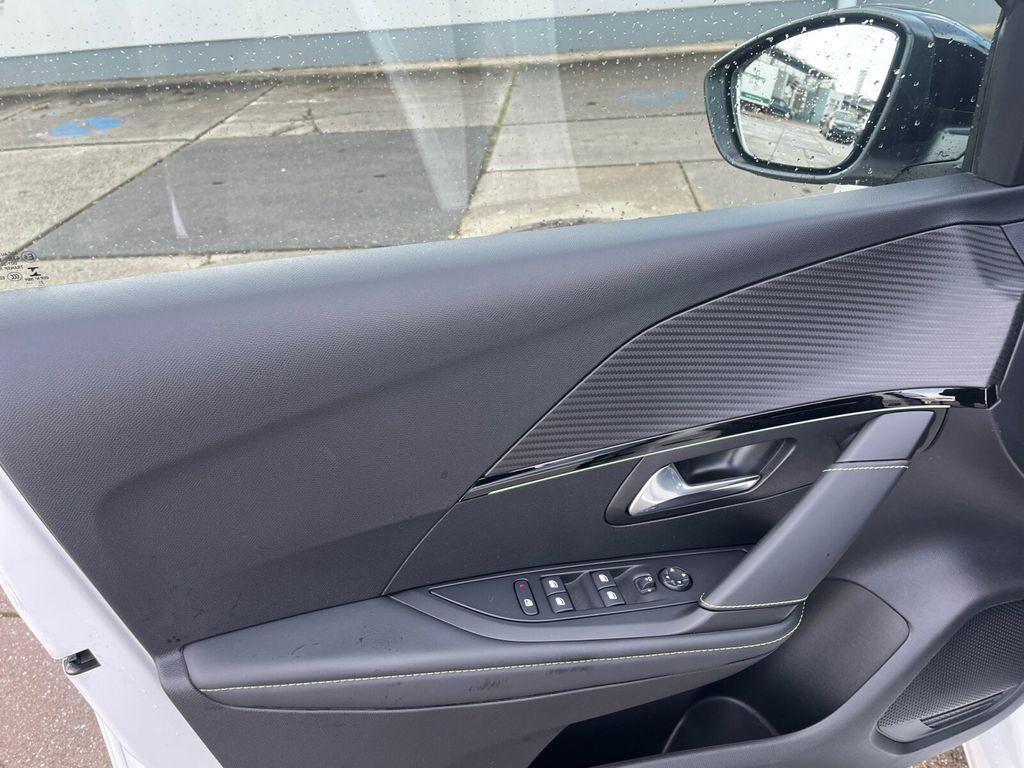 Peugeot e-208 GT 180° R-KAMERA+NAVI+SITZHEIZUNG+TEMPOMAT