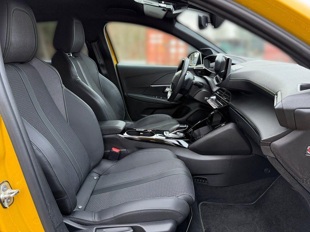 Peugeot 208 e- GT NAVI+180° R.KAMERA+TEMPOMATNavi/Klima