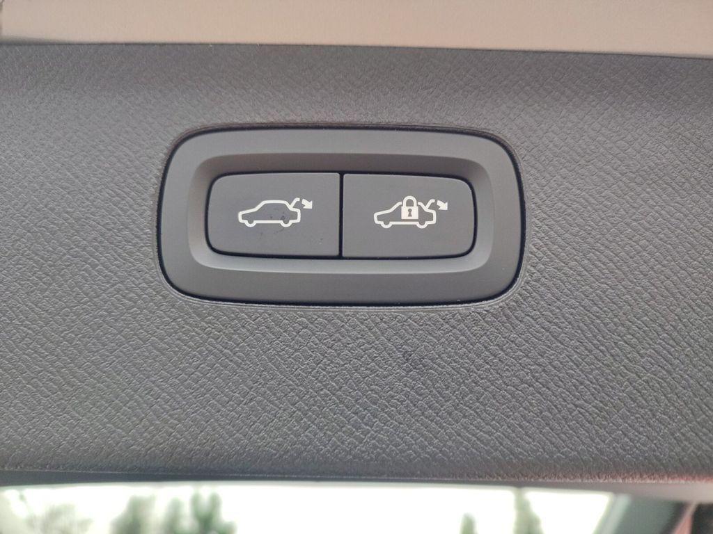 Volvo XC90 T8 AWD Ultra Dark 7-SITZER+NAVI+360°R-KAM.