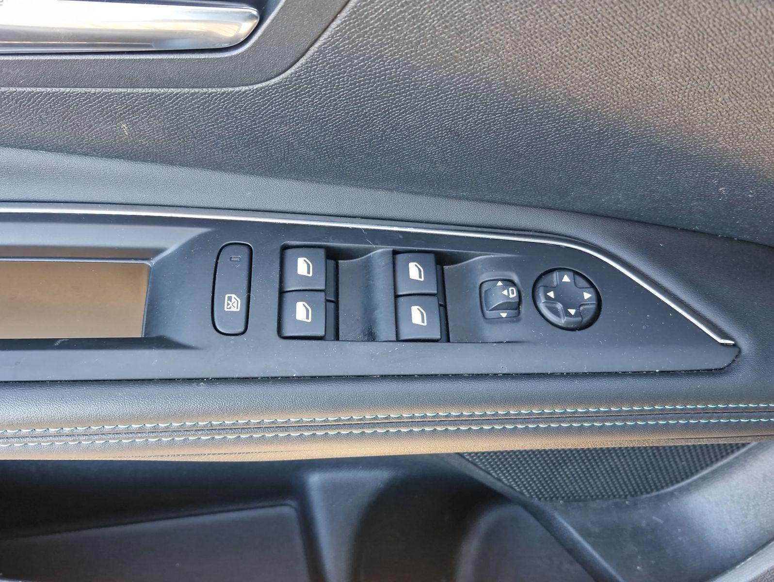 Peugeot 3008 PureTech 130 Allure AT LED Navi Kamera360 S