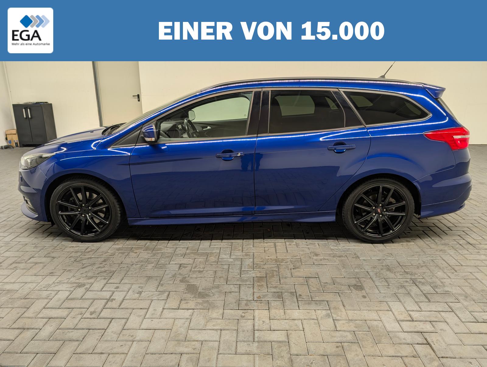 Ford Focus ST Bi-Xenon/Navi/Recaro/SHZ/LHZ/PDC/18-LM