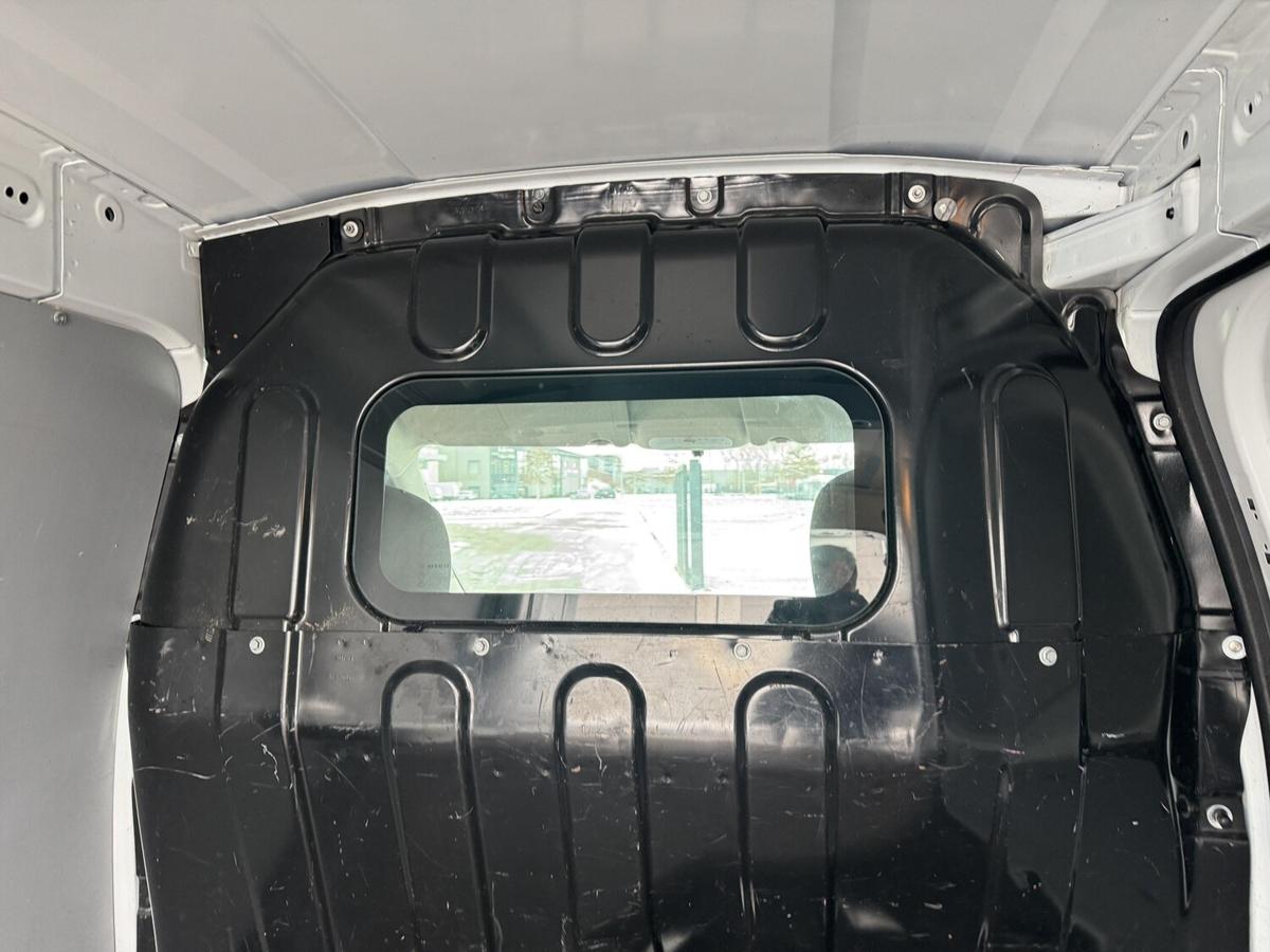 Dacia Dokker Allwetter-Reifen+180°-Türen+Sehr gepflegt