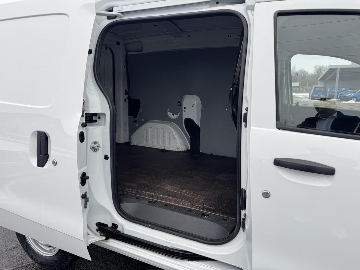 Dacia Dokker Allwetter-Reifen+180°-Türen+Sehr gepflegt