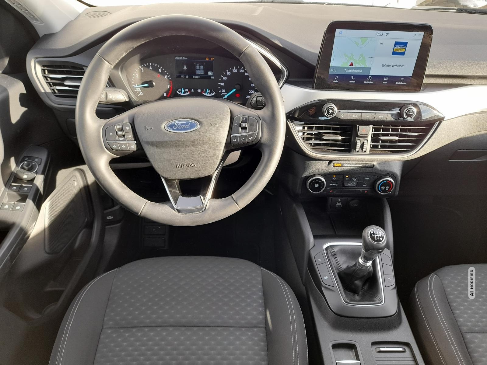 Ford Kuga 1.5 EcoBoost NAVI~AHK~SHZ~APP~2xPDC~GRA~DAB