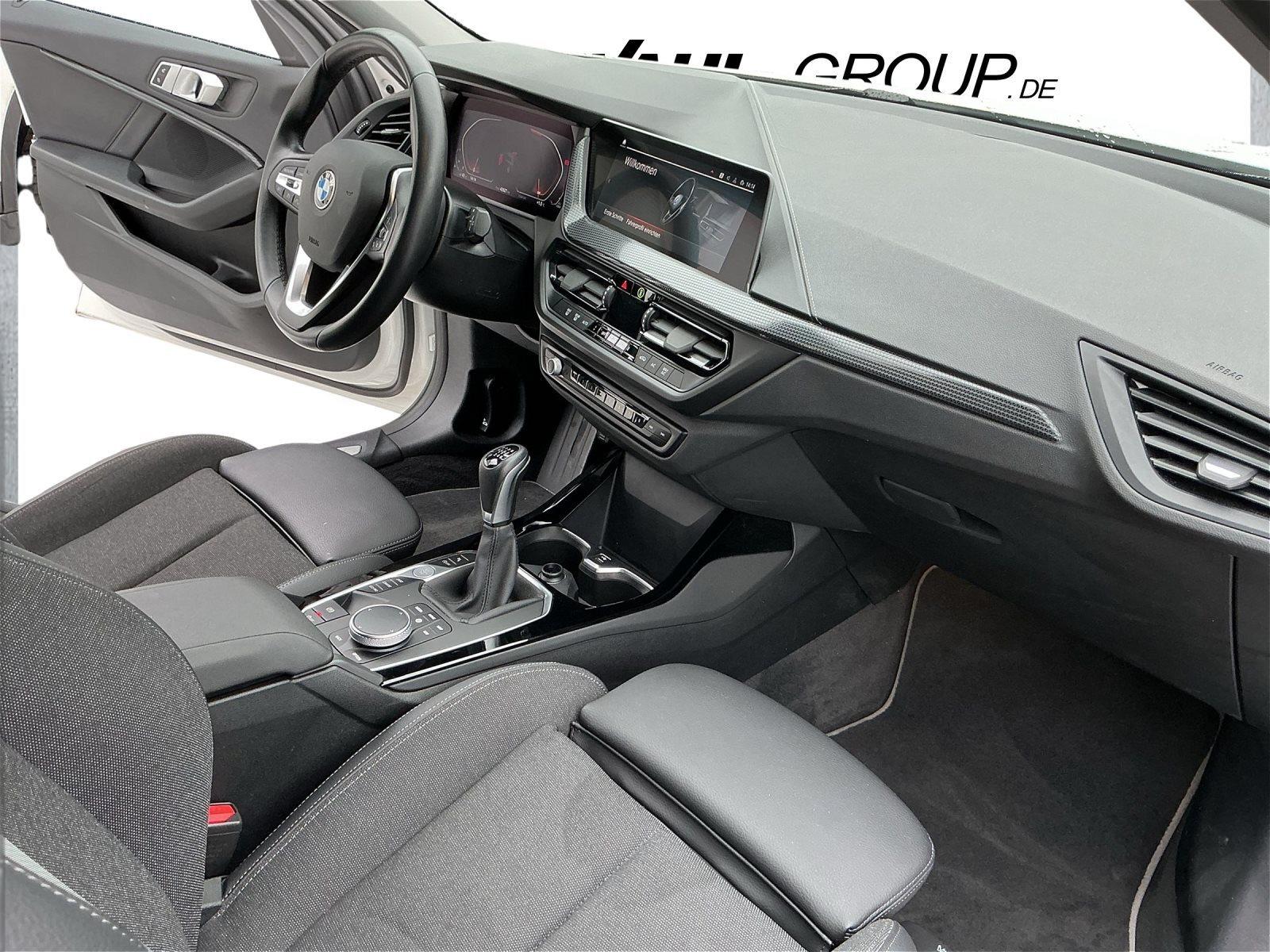 BMW 118 SPORT LINE LC PROF LED GRA PDC DAB WLAN