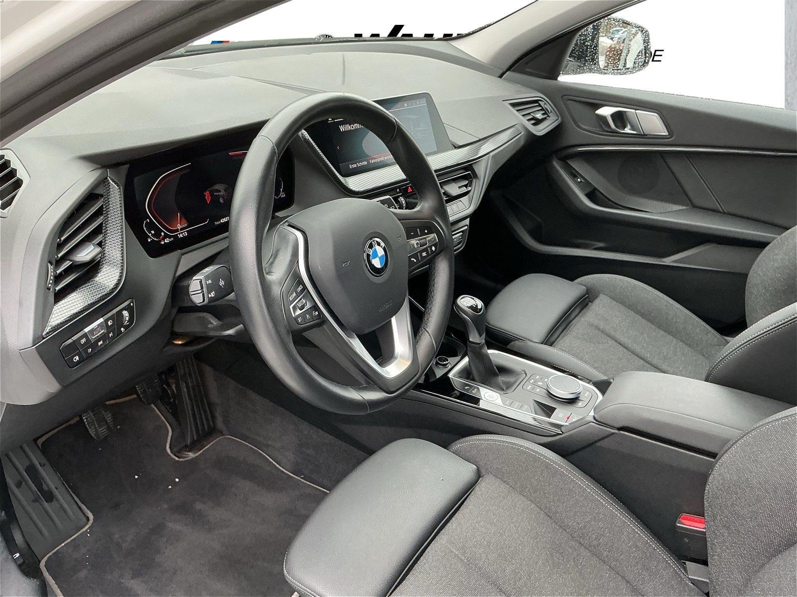 BMW 118 SPORT LINE LC PROF LED GRA PDC DAB WLAN