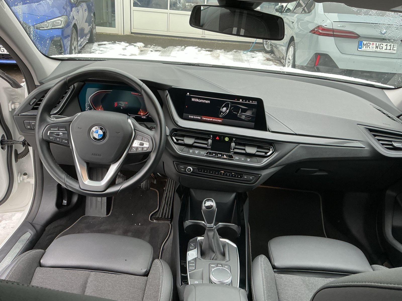 BMW 118 SPORT LINE LC PROF LED GRA PDC DAB WLAN