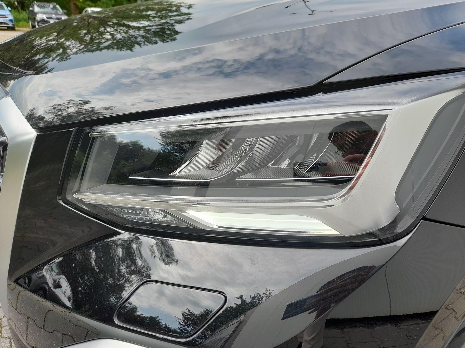 Audi Q2 DSG NAVI/APP~AHK~PANO~SHZ~VIRTUALL~RKam~eHeKl