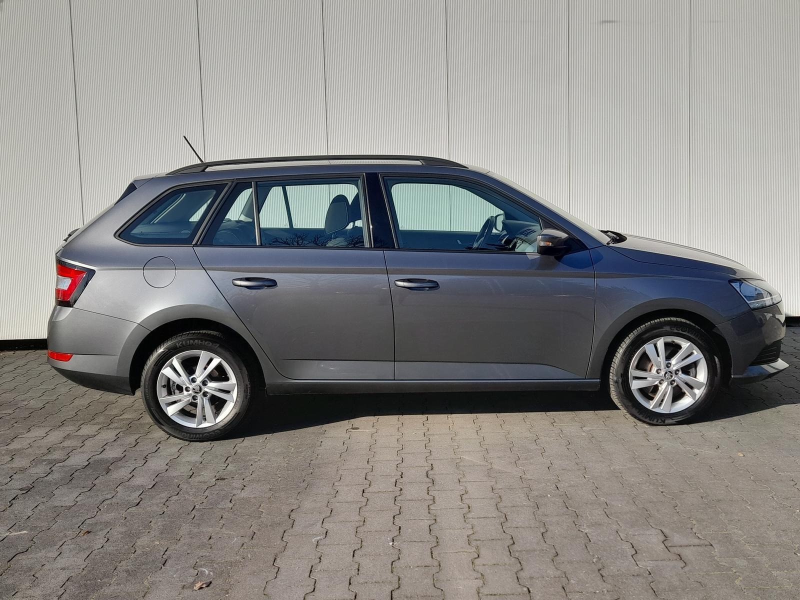 Skoda Fabia Combi Ambition NAVI/APP~AHK~PDC~SHZ~ALU~BT