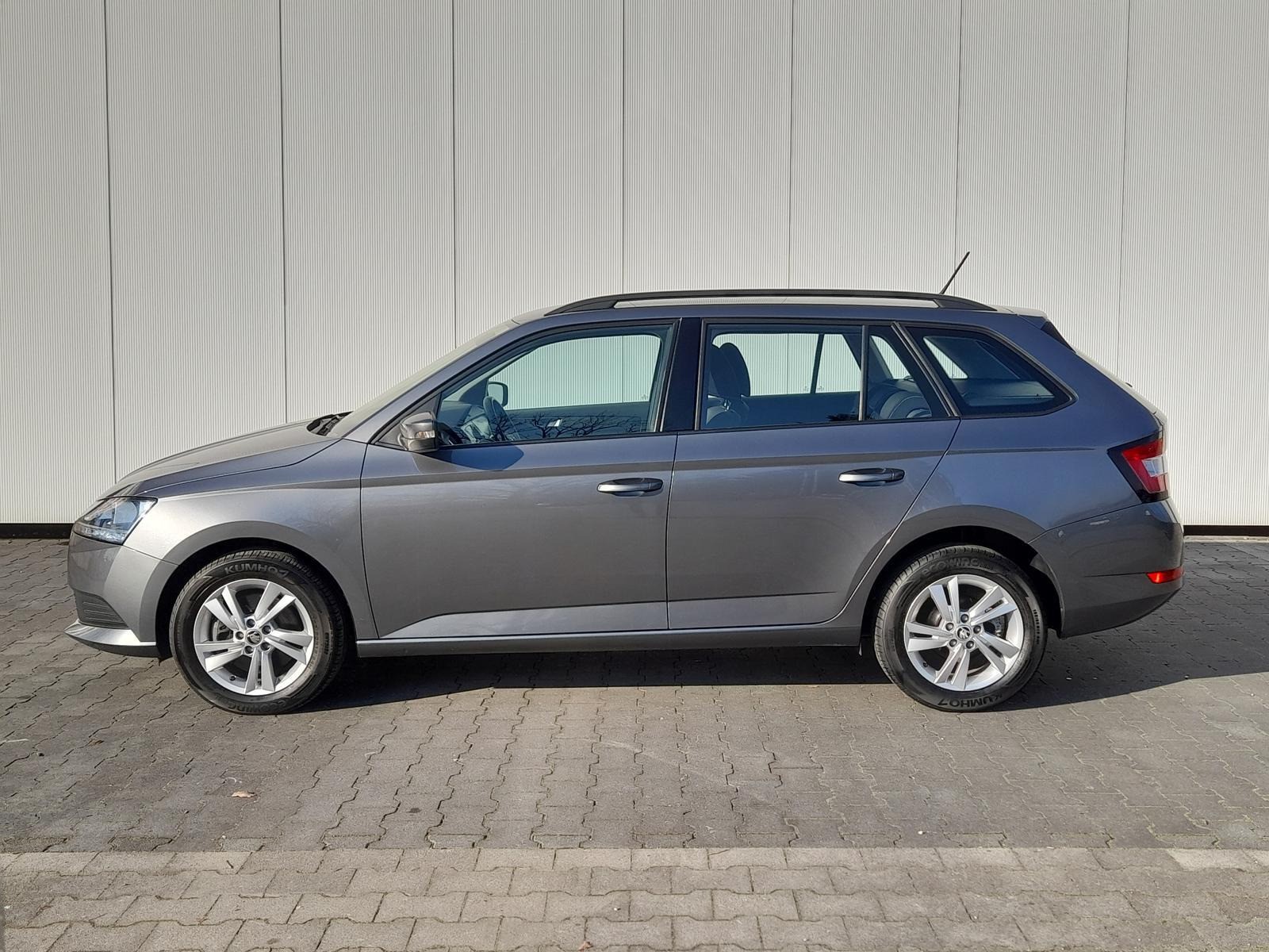 Skoda Fabia Combi Ambition NAVI/APP~AHK~PDC~SHZ~ALU~BT