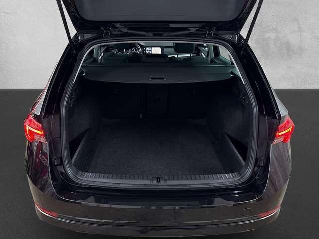 Skoda Octavia 2.0TDI Style NAVI LED Kamera CarPlay HuD