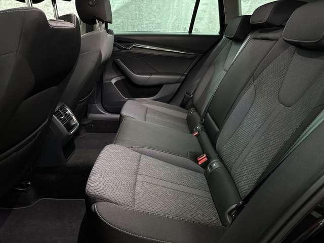 Skoda Octavia 2.0TDI Style NAVI LED Kamera CarPlay HuD