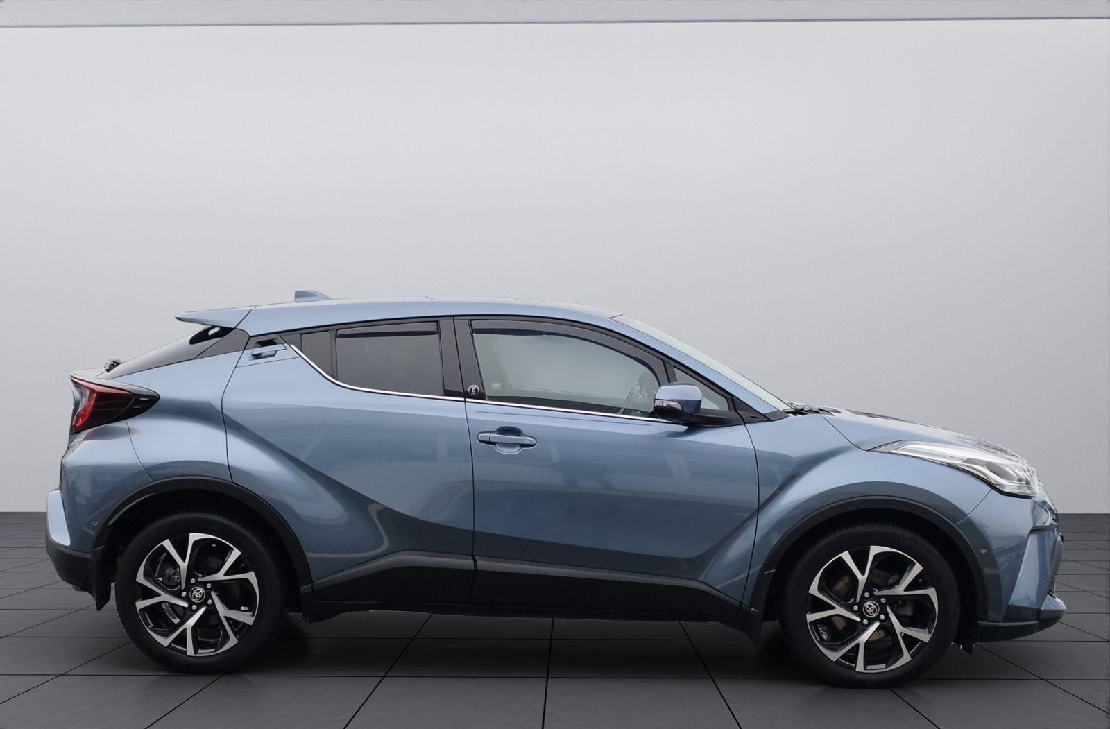 Toyota C-HR Hybrid Team D