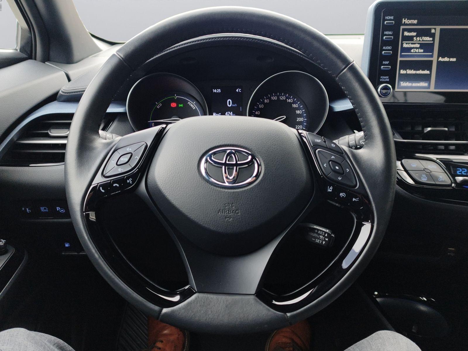 Toyota C-HR Hybrid Team D