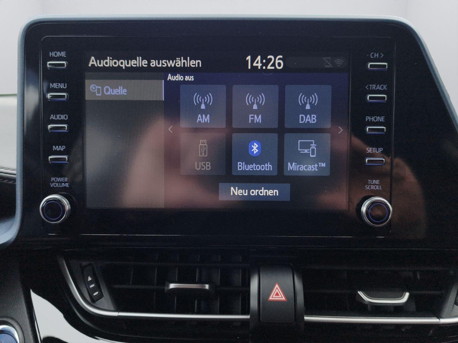 Toyota C-HR Hybrid Team D