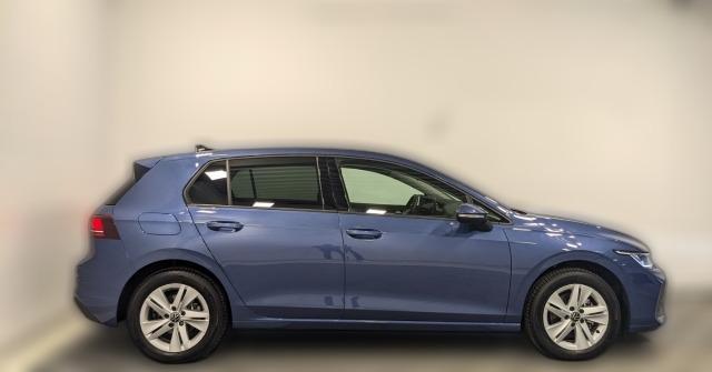 Volkswagen Golf VIII Life 1.5 eTSI LED Virtual CarPlay ACC