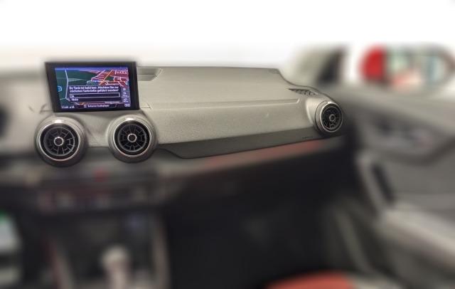 Audi Q2 sport ultra 1.0 TFSI LED CarPlay MMI SHZ