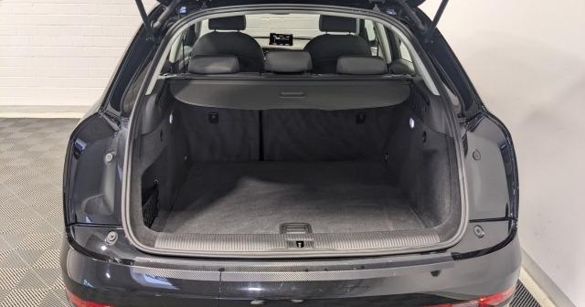 Audi Q3 sport 1,4 TFSI  NAVI PDC XENON KOMFORT PAKET