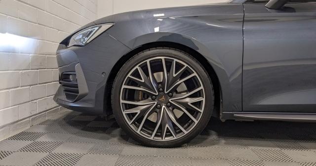 Cupra Leon VZ 2.0 TSI 4D LED CarPlay Vision Plus Beats