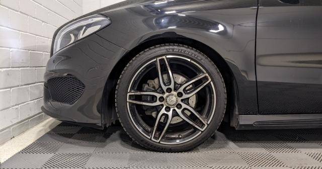 Mercedes-Benz B 200 AMG Line LEDER NAVI LED PANO STANDHZG