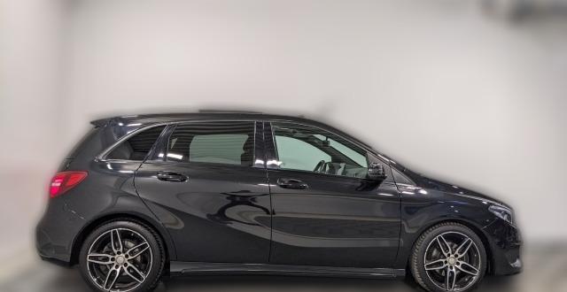 Mercedes-Benz B 200 AMG Line LEDER NAVI LED PANO STANDHZG