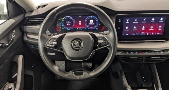 Skoda Octavia iV 1.4 TSI LED CarPlay AHK-Vorb. SHZ DAB