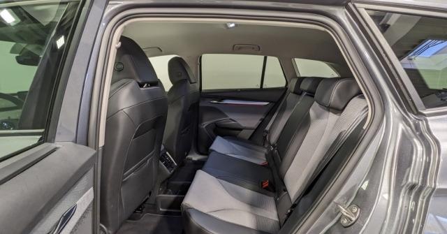 Skoda Enyaq 50 Loft SHZ ACC Navi KAM CarPlay PDC