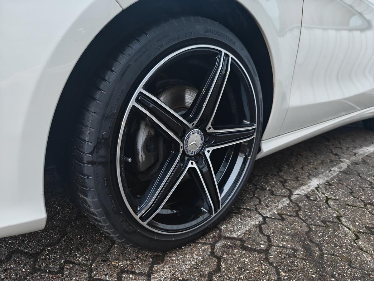 Mercedes-Benz CLA 200 Shooting Brake *XENON*18 ZOLL ALU*NAVI*SHZ*THERMOTR