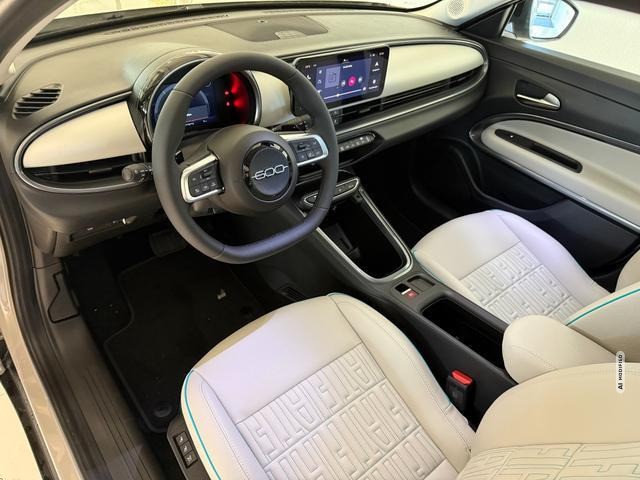 Fiat 600 La Prima Hybrid 1.2 T3 81 kW (110 PS) DCT Klimaautomatik, Massagesitz, Sitzh