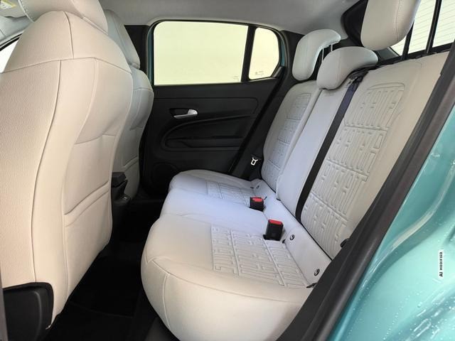 Fiat 600 La Prima Hybrid 1.2 T3 81 kW (110 PS) DCT Klimaautomatik, Massagesitz, Sitzh