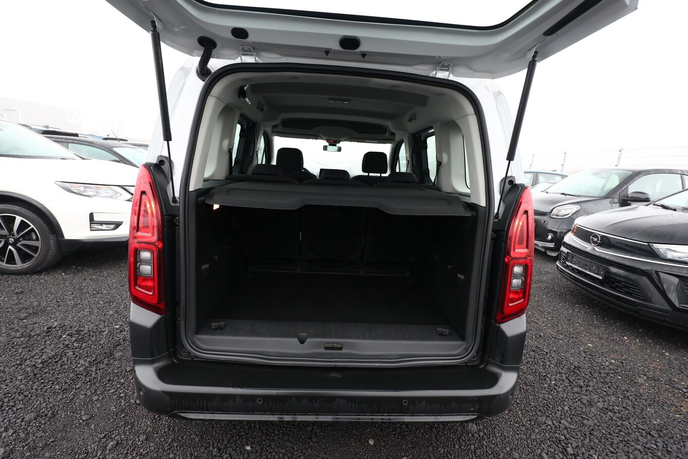 Citroën Berlingo 1.2 PureTech 110 Feel M Nav AHK KeyLess