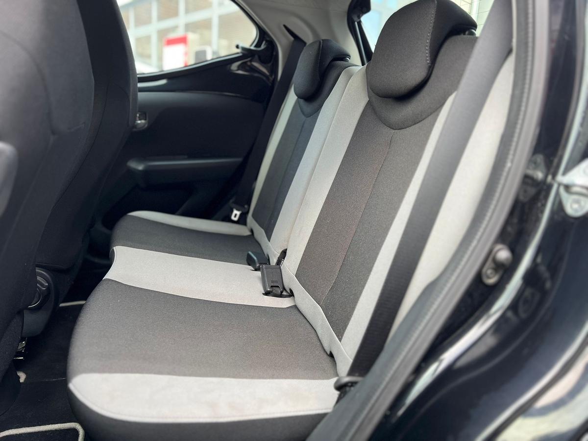 Toyota Aygo X Aygo 1.0 VVT-i x-clusive - Klima - R.Kam - Garantie