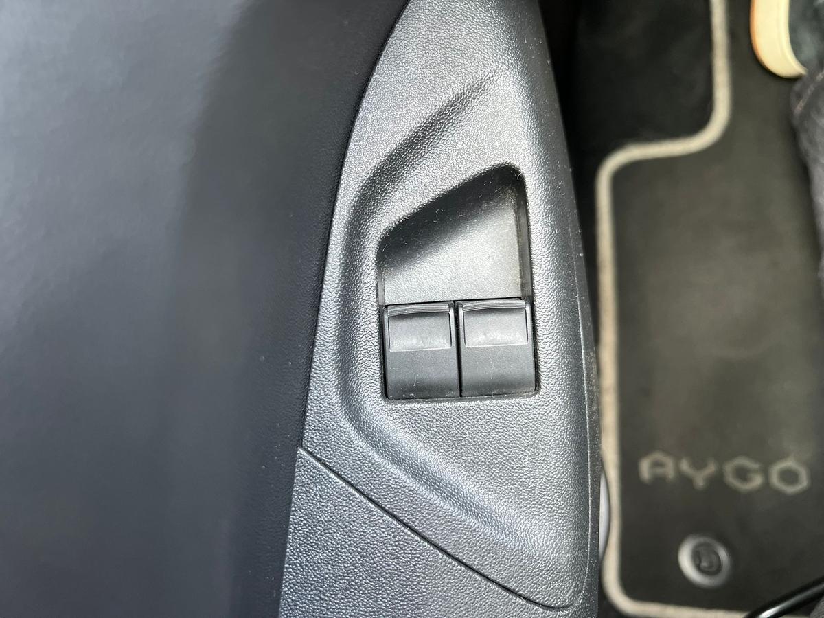 Toyota Aygo X Aygo 1.0 VVT-i x-clusive - Klima - R.Kam - Garantie