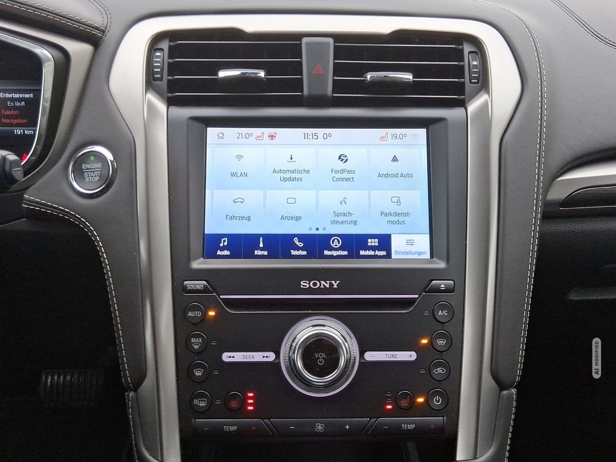 Ford Mondeo 2.0 Hybrid Vignale*PANORAMA-DACH*LEDER*AHK*RÜCKF-CAM*