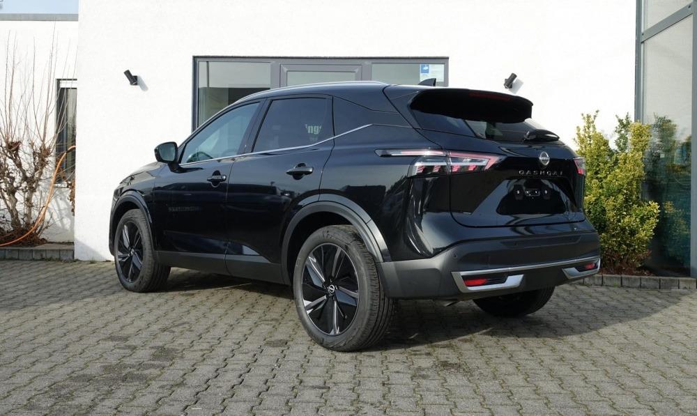 Nissan Qashqai TEKNA 158PS Xtron MY25 BOSE Pano Februar