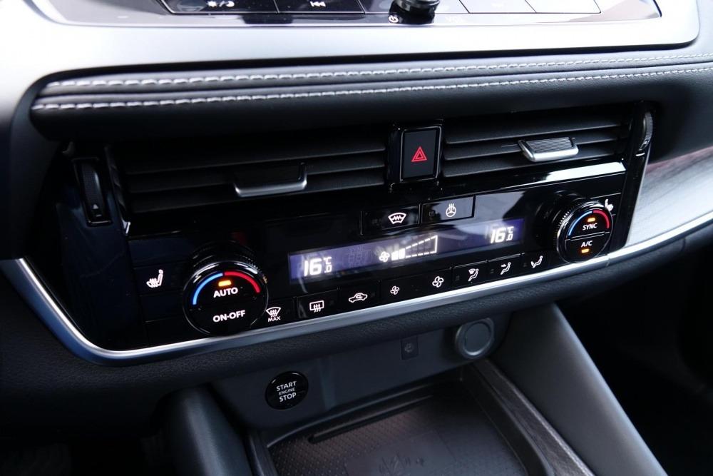 Nissan Qashqai TEKNA 158PS Xtron MY25 BOSE Pano Februar