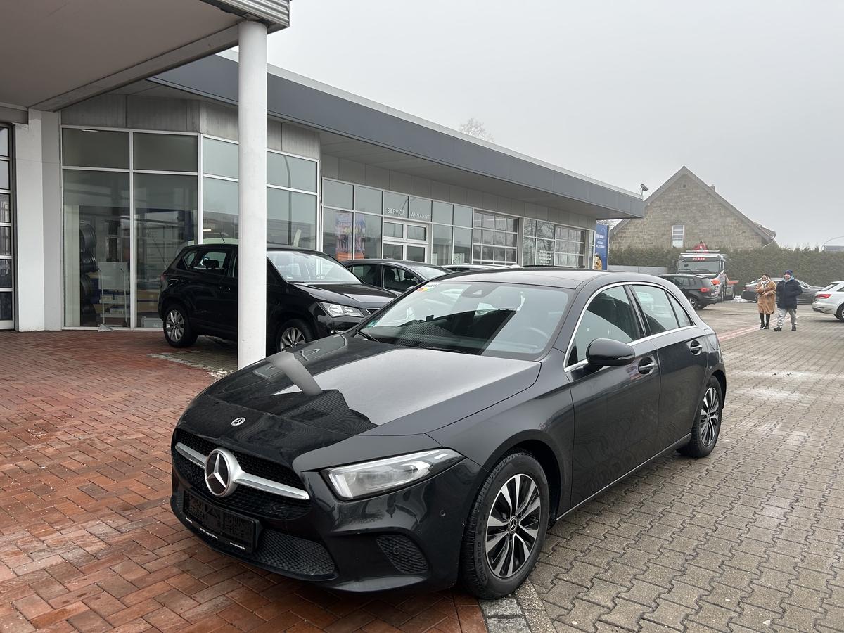 Mercedes-Benz A 200 Progressive LED MBUX Distronic Pano. R.Cam 