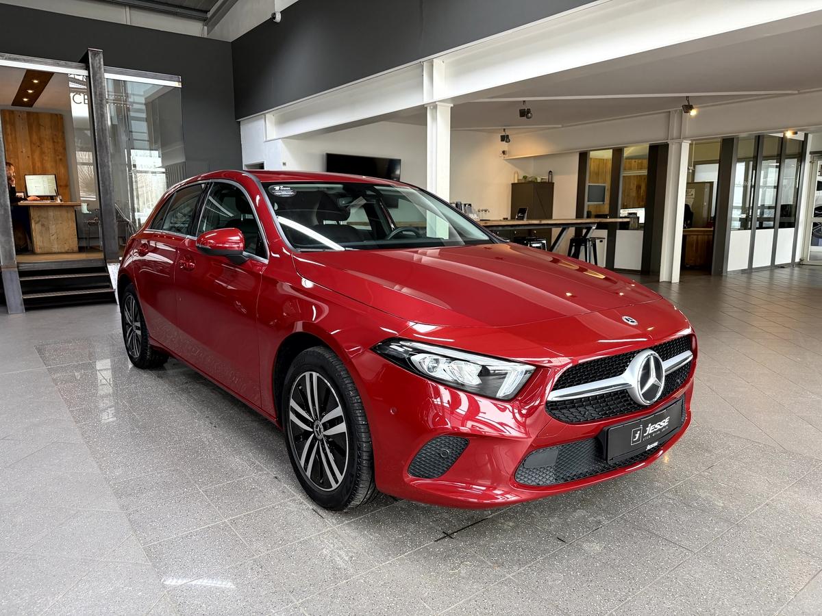 Mercedes-Benz A 250 e Progressive LED MBUX Navi R.Cam CarPlay