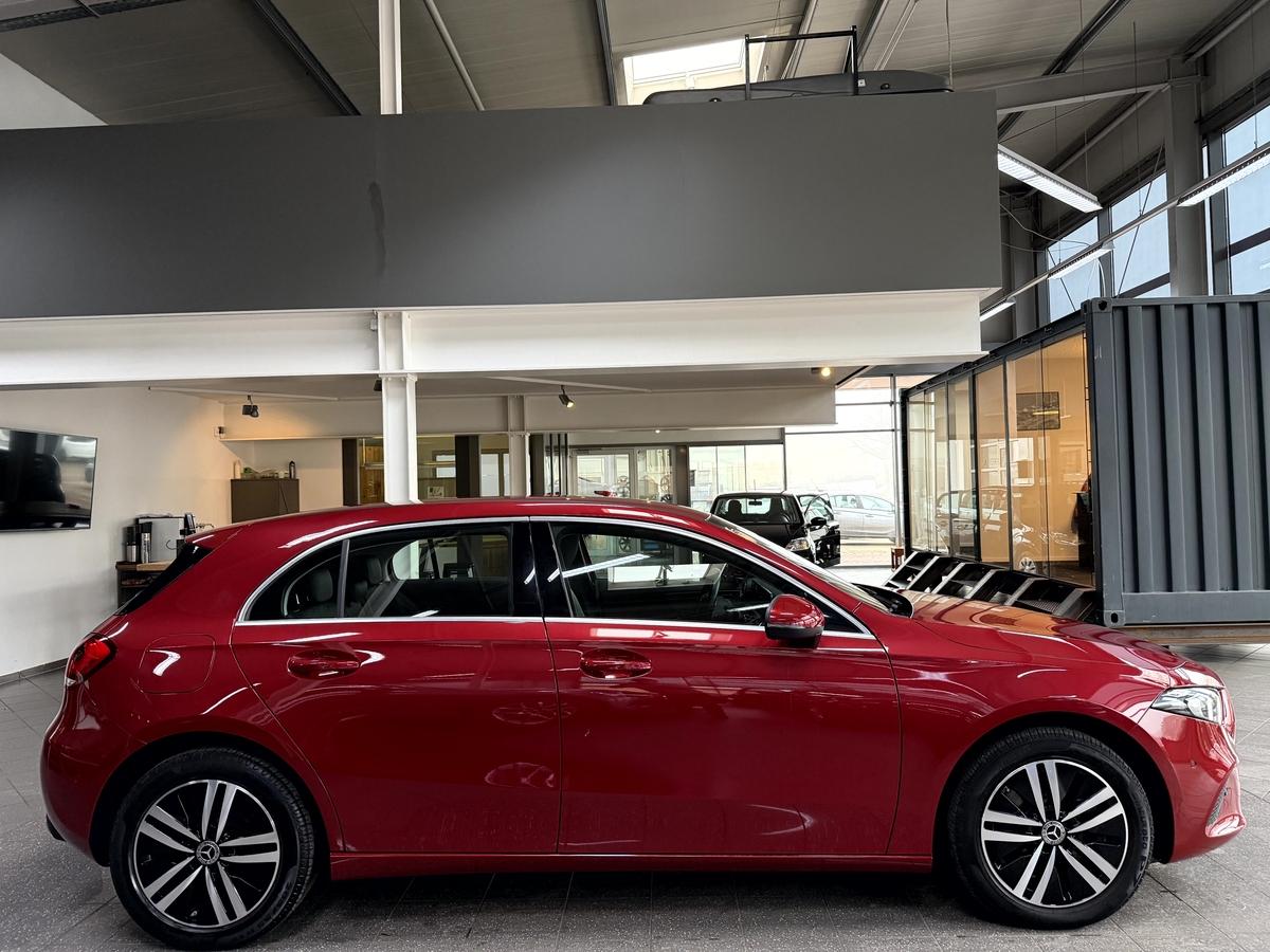 Mercedes-Benz A 250 e Progressive LED MBUX Navi R.Cam CarPlay