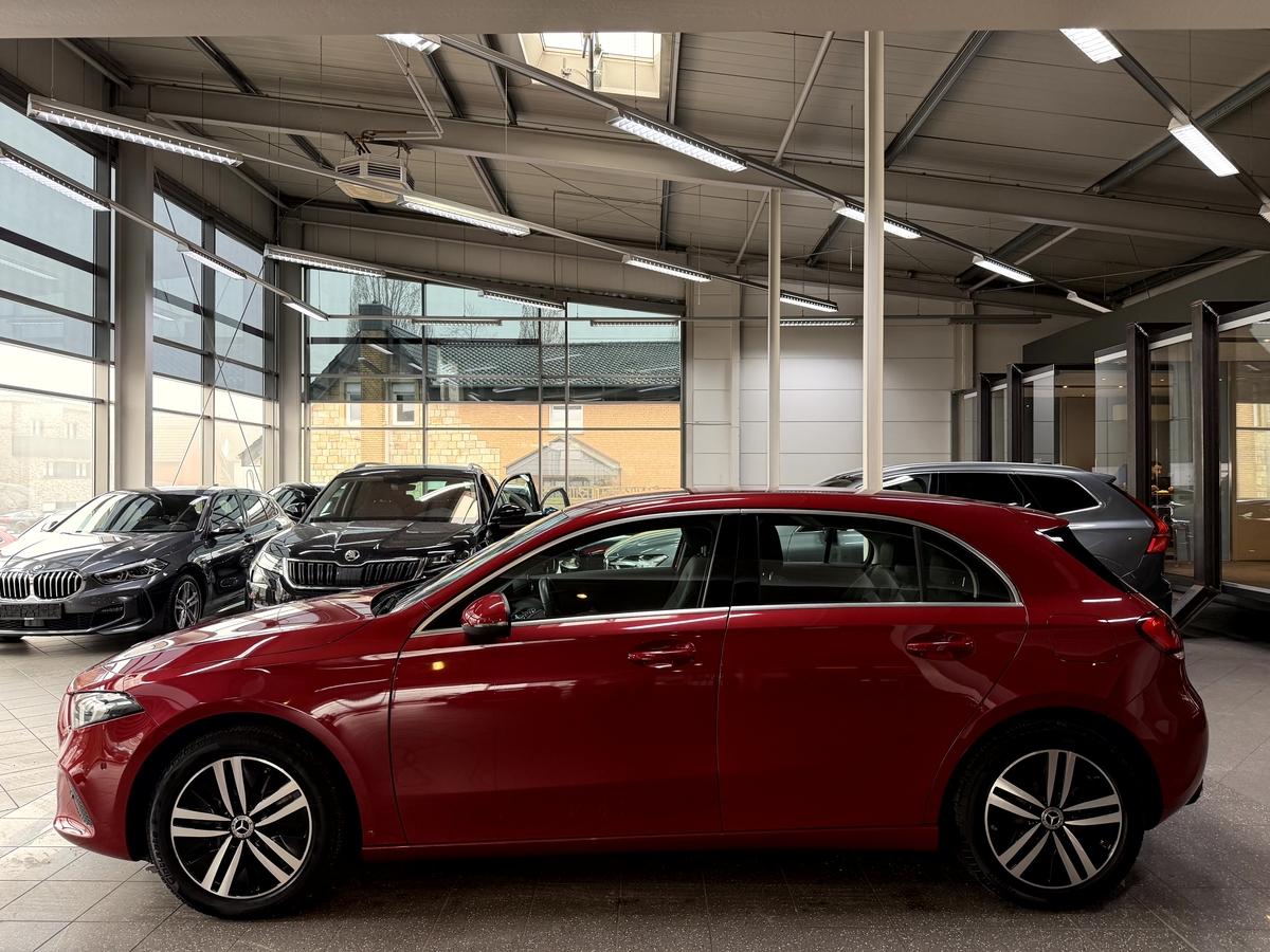 Mercedes-Benz A 250 e Progressive LED MBUX Navi R.Cam CarPlay