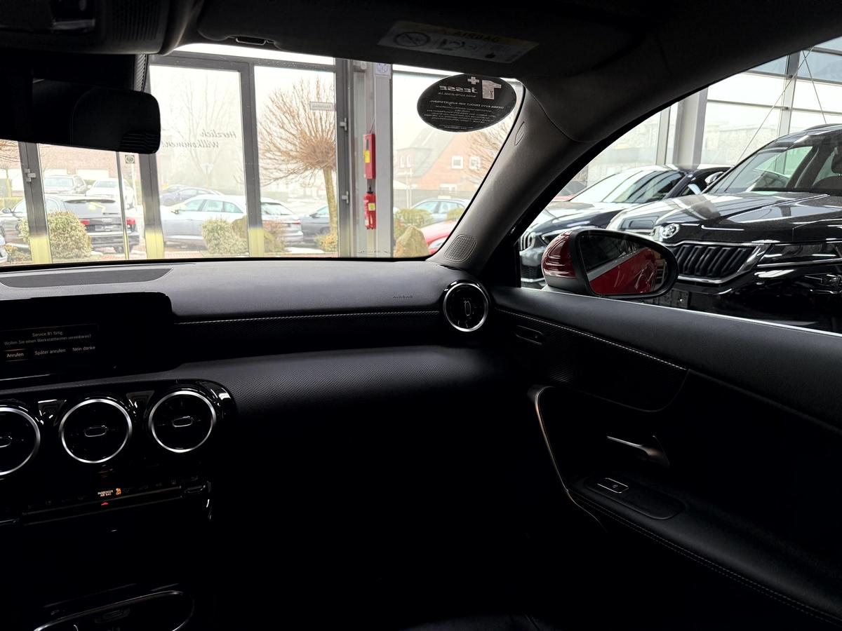 Mercedes-Benz A 250 e Progressive LED MBUX Navi R.Cam CarPlay