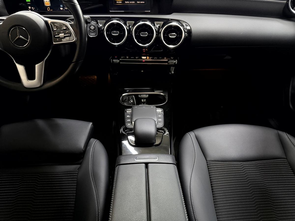 Mercedes-Benz A 250 e Progressive LED MBUX Navi R.Cam CarPlay