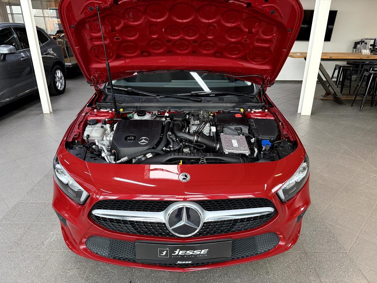 Mercedes-Benz A 250 e Progressive LED MBUX Navi R.Cam CarPlay