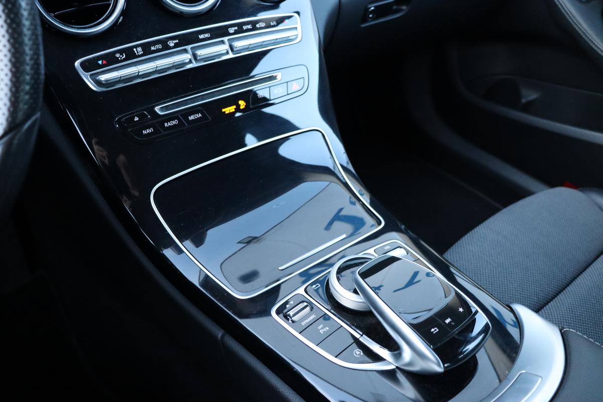 Mercedes-Benz C 200 Avantgarde*AMG*AHK*SHZ*Navi*