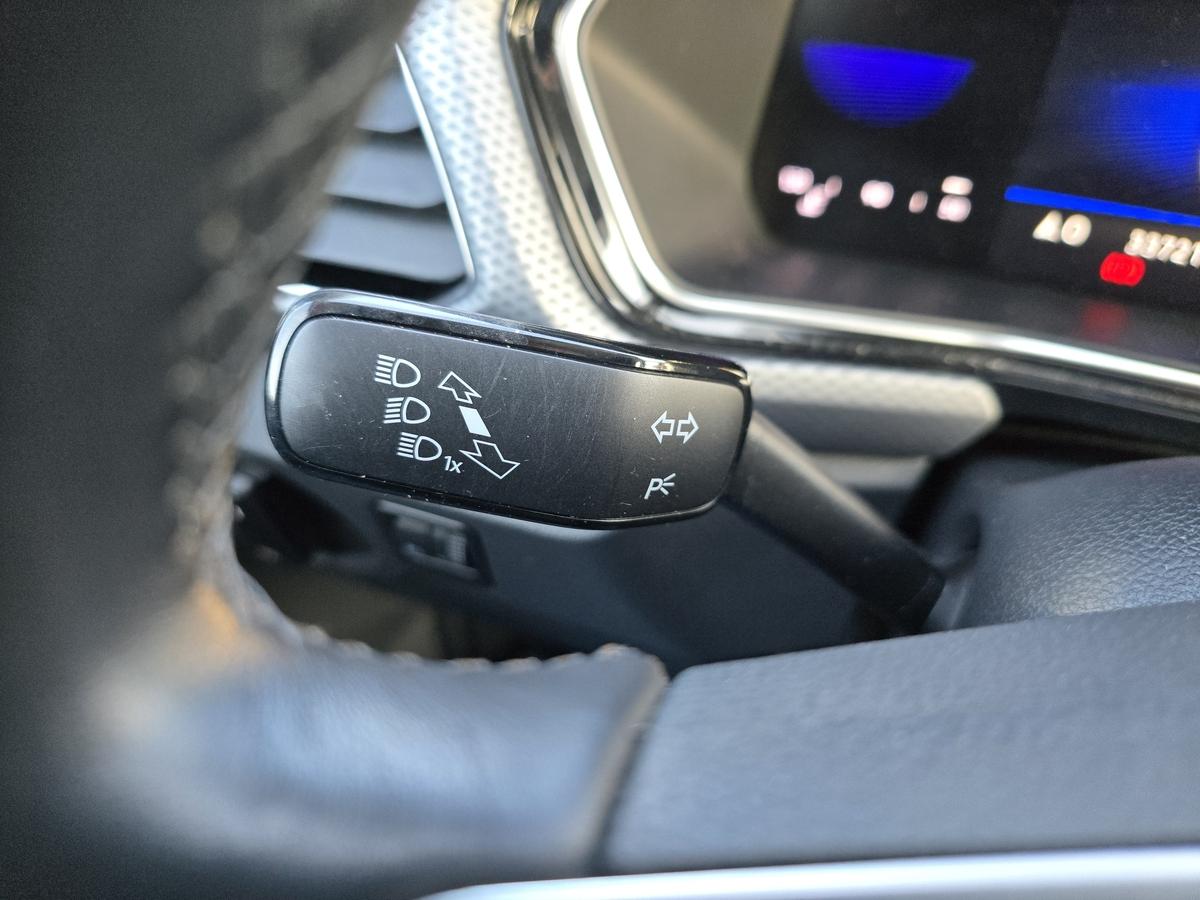 Volkswagen T-Cross 1.0 TSI Active  #Navi #Klima #AHK #ALU #SHZ 