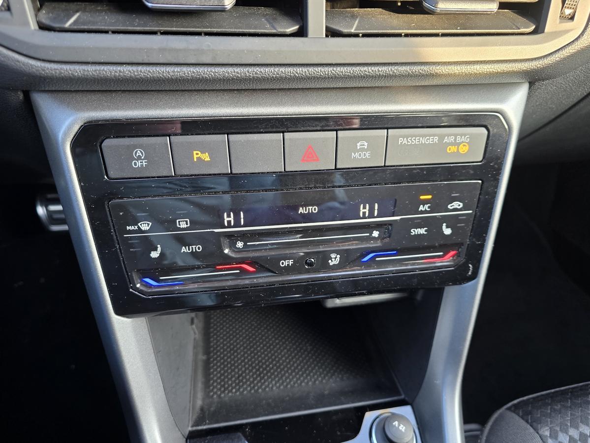 Volkswagen T-Cross 1.0 TSI Active  #Navi #Klima #AHK #ALU #SHZ 